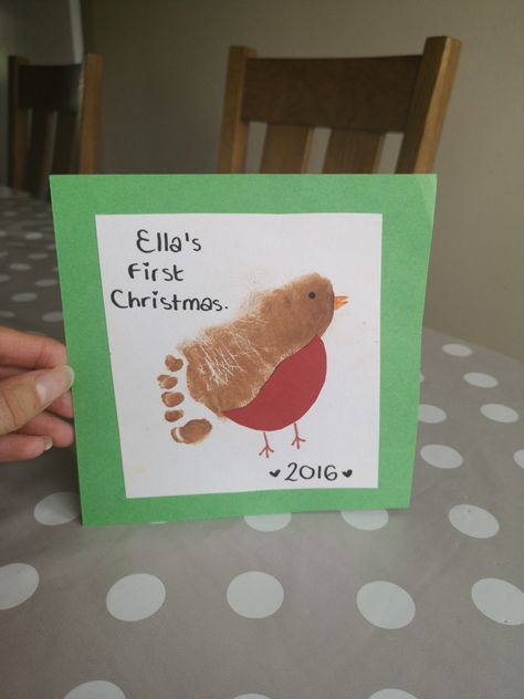 Robin Footprint Art, Baby Feet Christmas Card, Baby Christmas Cards Diy, Christmas Cards Baby Footprint, Baby Diy Christmas Cards, Foot Print Christmas Card, Baby Xmas Cards Ideas, Hand Print Xmas Cards, Footprint Thank You Cards