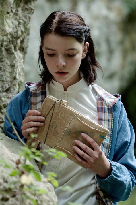 Marrowbone Movie, Anya Joy, Forest Dark, Kindred Spirit, The Queen's Gambit, Into The Forest, Anya Taylor Joy, Lily Rose Depp, Aesthetic Beauty