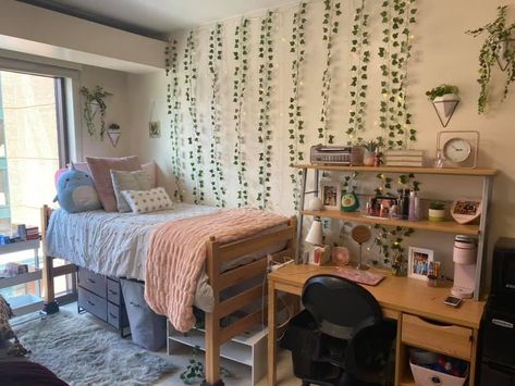 Calming Dorm Room, College Dorm Room Ideas Low Bed, Dorm With Grey Bedding, Safe Green Dorm Room, Sage Green And White Dorm Room, Sage Dorm Room Ideas, White And Gray Dorm Room, Green And Grey Dorm Room, Olive Green Dorm Room Ideas