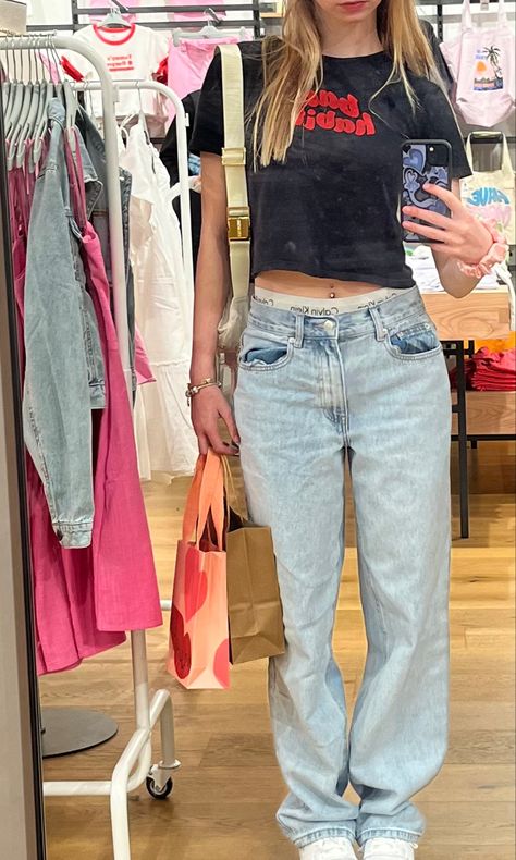 Calvin Klein Under Jeans Outfit, Calvin Klein Jeans Outfit, Calvin Klein Under Jeans, Motel Rocks Jeans, Low Rise Jeans Outfit, New Balance 550 White, Calvin Klein Boxers, Calvin Klein Outfits, Boxers Women