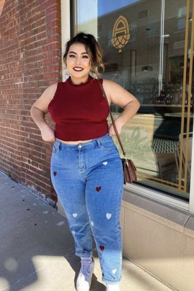 18 Plus Size Crop Top Outfits (September 2023) Clothes For Women Size 14-16, Blondie Concert, Plus Size Crop Top Outfit, Chubby Girl Outfits, Plus Size Crop Top, 2023 Wardrobe, Style Roots, Outfits Gorditas, Plus Size Crop Tops