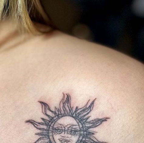 𝑩𝒍𝒚 💖 on Instagram: "Blurry vision sun ☀️ December books are open!! DM me to set up an appointment:-) #tattoo #tattoos #tats #tattooartist #tattoooftheday #tattooofinstagram #chicago #chicagotattooartist #tattoogirl #art #artoftheday #tattooshop" Blurry Tattoo, December Books, Blurry Vision, Tattoo Shop, Art Day, Girl Tattoos, Dm Me, Tattoo Artists, Tatting