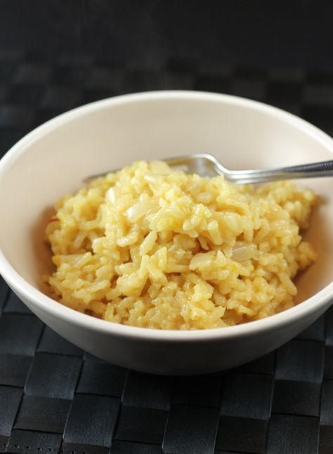 Risotto -- made in the rice cooker -- for the easiest rendition of all. Rice Cooker Risotto, Sausage Jambalaya Recipe, Quinoa In Rice Cooker, Cooking Quinoa, Aroma Rice Cooker, Zojirushi Rice Cooker, Risotto Milanese, Risotto Dishes, Recipes Rice