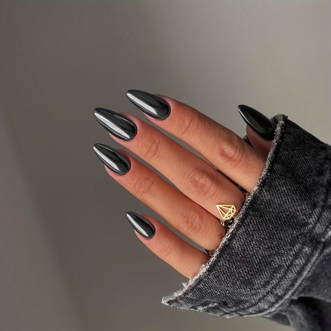 Nails For Morena, Black With Chrome Nails, Chrome Matte Nails, Acrylic Nails Ideas Black, Chrome Black Nails, Dark Chrome Nails, Nails Ideas Black, Acrylic Nails Black, Acrylic Nails Ideas