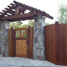 Pagar Modern, Wooden Fence Gate, Fence Gate Design, Wooden Gate, House Fence Design, Backyard Canopy, Patio Pergola, Horizontal Fence, Garden Canopy