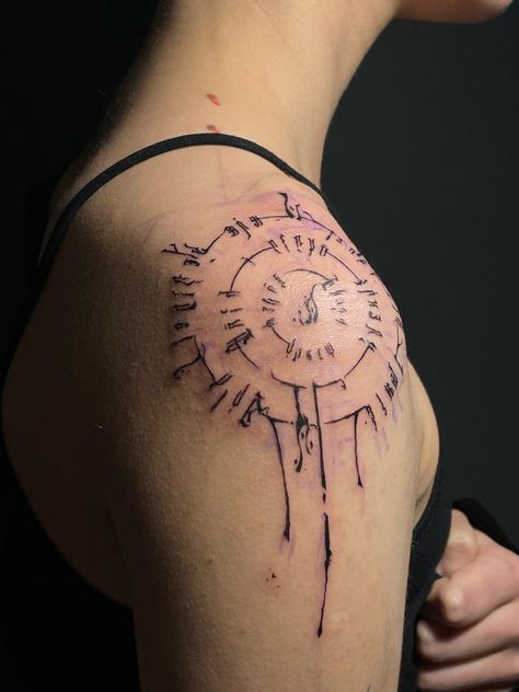 Balders Gate 3 Tattoo, Astarion Back Tattoo, Small Dnd Tattoo, Bg3 Tattoo Ideas, Astarion Tattoo Idea, Baldurs Gate 3 Tattoo, Astarion Drawing, Baldurs Gate Tattoo, Bg3 Tattoo