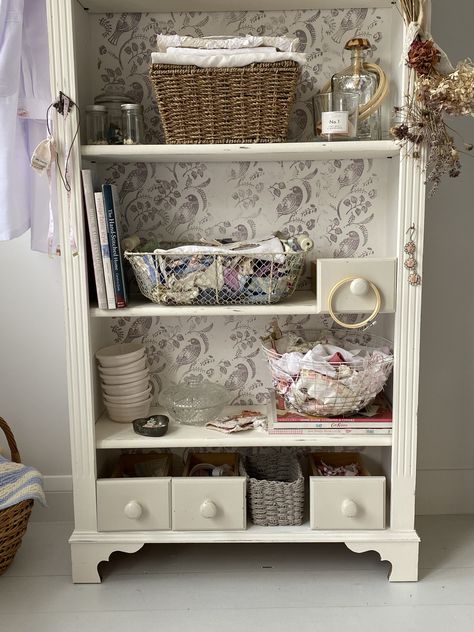 Upcycling a Bookcase - creating beautiful storage for vintage linens Shabby Chic Bookcase, Bookcase Makeover, Old Bookcase, Pretty Storage, Repurposed Art, Vintage Bookcase, Upcycle Ideas, Vintage Drawers, Upcycle Books