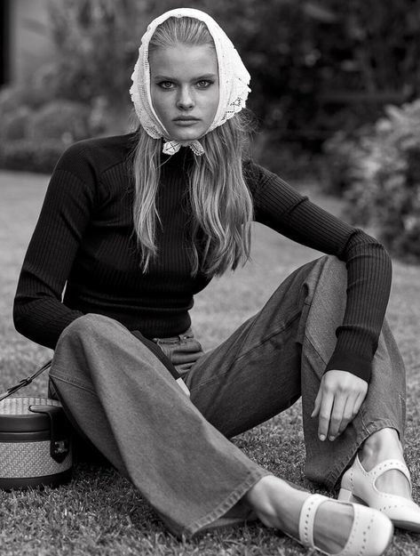 Zoe Blume Is 'Girl About Town' Lensed by Nicole Bentley for Marie Claire Australia — Anne of Carversville Cottage Core Fashion, Marie Claire Australia, Core Fashion, Stella Tennant, Carolyn Murphy, Elle Us, Vogue China, Vogue Spain, Vogue Uk