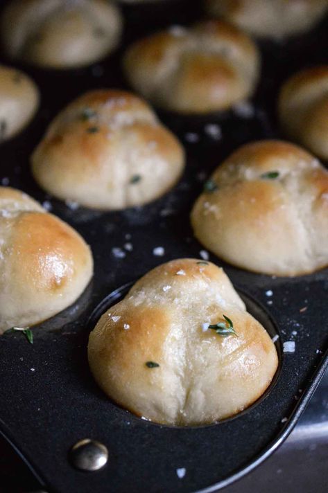 These Easy Yeast Rolls are a great addition to any feast! Perfectly sized rolls, baked in muffin tins then slathered with butter and fresh thyme. Nothing beats fresh baked bread! Wonky Wonderful, Breadmaker Recipes, Easy Yeast Rolls, Thanksgiving Rolls, Yeast Rolls Recipe, Bake Ideas, Daily Dozen, Fresh Baked Bread, Yeast Dough