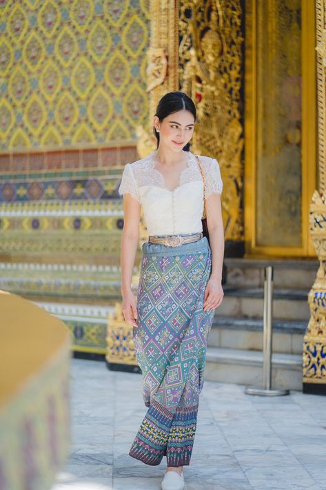 Thailand Travel Aesthetic, Travel Aesthetic Outfits, Burma Dress, Model Dress Kebaya, Silk Dress Design, Batik Dress Modern, Thailand Dress, Thai Silk Dresses, Kebaya Modern Dress