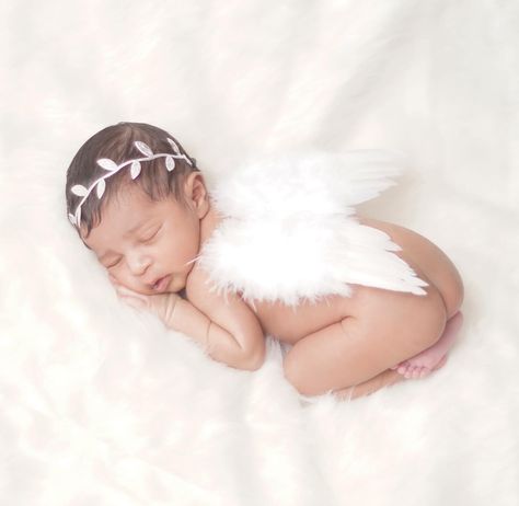 The sweetest little angel baby 🤍 *Pregnant or expecting?! We are now booking 2024 Newborn Portraits. 👶🏼👶🏽👶🏾To inquire fill out the contact form found under the link in our bio or on our website 👩🏻‍💻www.lovelyfitzgerald.com *If you prefer you can ✉️ email us at jessica@lovelyfitzgerald.com *Newborn sessions are typically done when your new baby is between 5-14 days old and are easiest to accommodate when booked during the second trimester of your pregnancy. *You get your choice of an in... New Born Photography, Foto Newborn, Born Photography, Second Trimester, Newborn Shoot, Newborn Portrait, Now Booking, Angel Baby, Contact Form