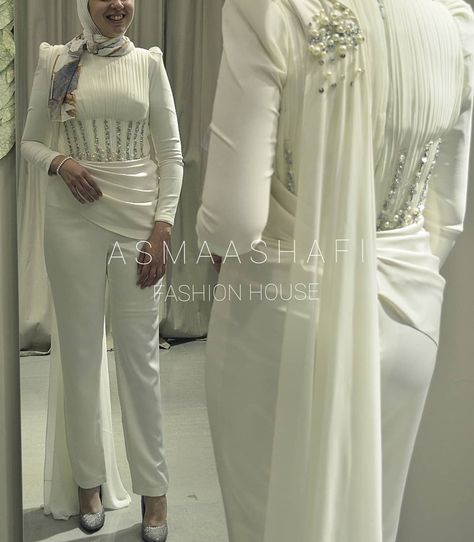 White Jumpsuit Wedding Hijab, Soiree Outfits For Hijab, Soiree Outfits, Glittery Wedding Dress, Raya Design, Muslim Prom Dress, Prom Dresses Long Modest, White Jumpsuit Wedding, Cocktail Outfits