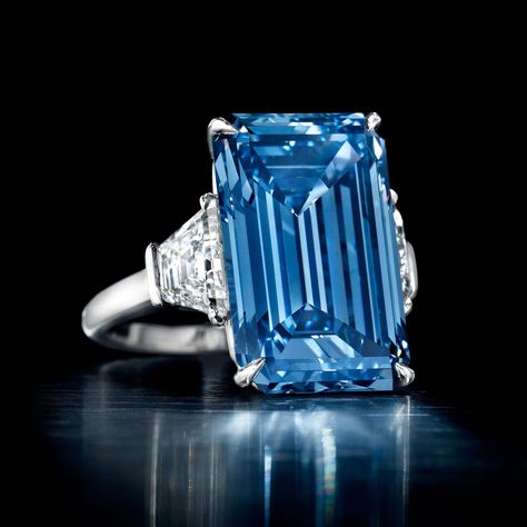 Oppenheimer blue diamond ring-The 14.62 carat emerald-cut Vivid Blue diamond sold for an astonishing $57.7 million. Most Expensive Wedding Ring, Most Expensive Ring, Expensive Wedding, Expensive Wedding Rings, Expensive Rings, Expensive Diamond, Blue Diamond Ring, Harry Winston, Expensive Jewelry