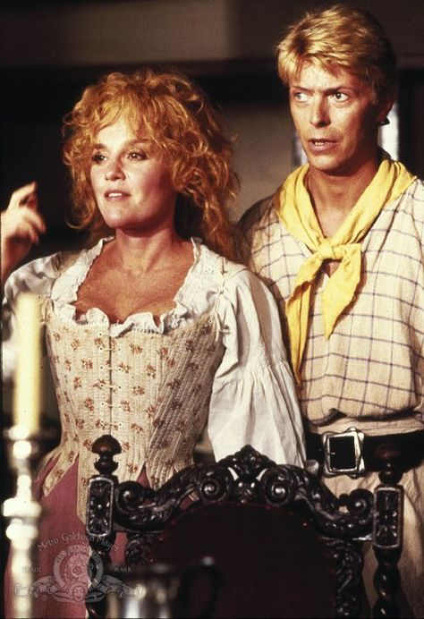 Still of David Bowie and Madeline Kahn in Yellowbeard (1983) - I've never heard of this movie, but it's Madeline Kahn and David Bowie. In the same picture. Must. . . Pin. . . Madeline Kahn, David Bowie Born, Bert Stern, Nadja Auermann, Space Oddity, Robert Mapplethorpe, Annie Leibovitz, Richard Avedon, Ziggy Stardust