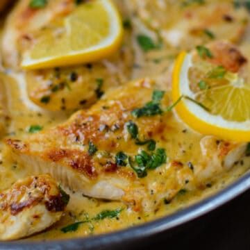 Lemon Basil Chicken - Small Town Woman Spanish Menu, Basil Chicken Recipe, Lemon Basil Chicken, Small Town Woman, Great Chicken Recipes, Chicken Skillet Recipes, Basil Recipes, Chicken Slices, Lemon Basil