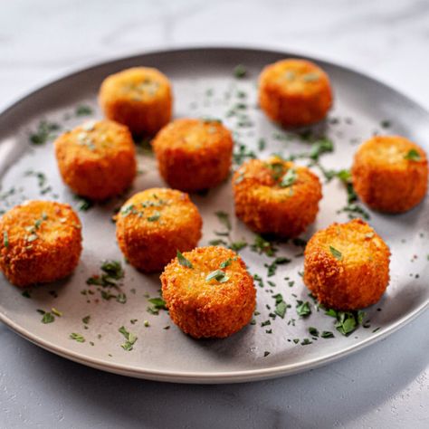 Loaded Potato Croquettes By Ree Drummond Pioneer Woman Potato Croquettes, Ree Drummond Mashed Potatoes, Pioneer Woman Mashed Potatoes, Potato Croquettes Recipe, Loaded Potato Bites, Potato Bites Recipe, Potato Croquette Recipe, Cookbook Organization, Food Network Recipes Pioneer Woman