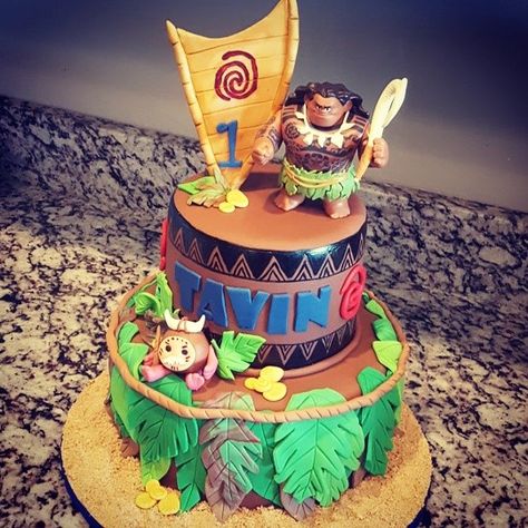 Maui Cake by Trina Truman @Sweetcreationscakes&cupcakes :) Maui Cake, Moana Birthday Decorations, Moana And Maui, Moana Birthday Cake, Moana Birthday Party Theme, Moana Theme Birthday, Moana Cake, Moana Themed Party, Moana Birthday Party