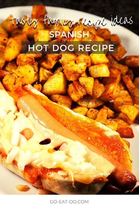 Baked Hot Dogs, Dinner Suggestions, Hot Dog Sauce, Hot Dog Toppings, Spanish Dishes, How To Make Sandwich, Hot Dog Recipes, Meals For Two, Dog Recipes