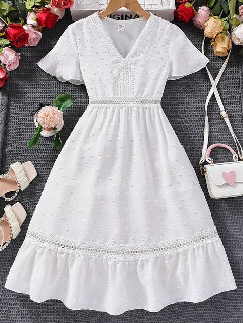 SHEIN Girls Swiss Dot Guipure Lace Insert Ruffle Hem Dress Lace Cotton Dress, Simple White Frock Design, Oni Clothes, White Frocks, Simple Dress For Girl, Frock Designs For Girl, Kids Fashion Wear, White Frock, Simple Frocks