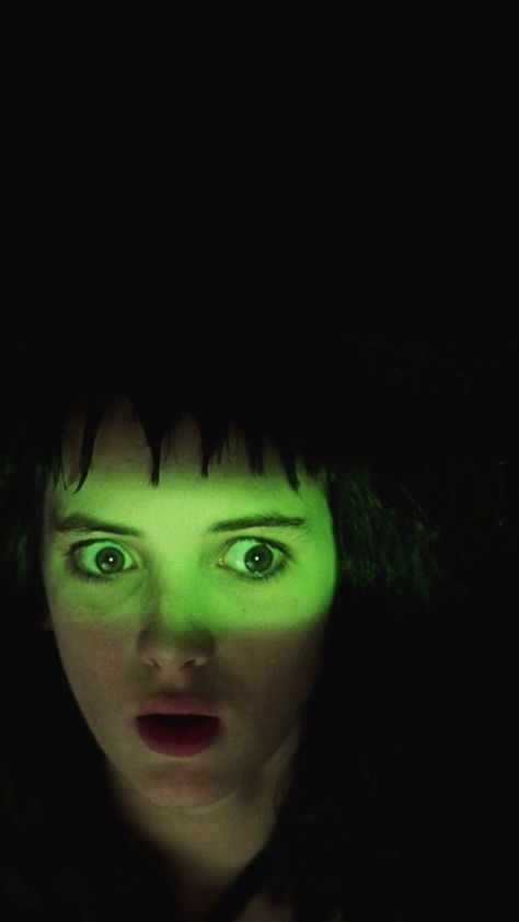 Horror Movie Stills Aesthetic, Tim Burton Movie Stills, Halloween Movie Stills, Tim Burton Photography, 80s Halloween Wallpaper, 90s Horror Movies Aesthetic, Horror Movie Photography, Winona Ryder Wallpaper Aesthetic, Beetlejuice Photography