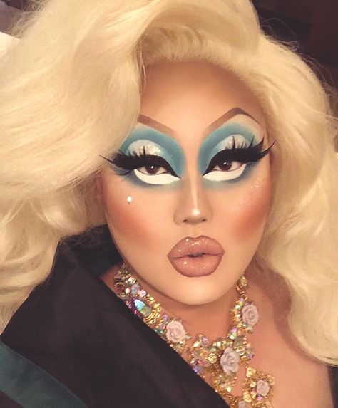 Kimchi Drag Queen, Kim Chi Drag, Drag Party, Drag Inspiration, Drag Ideas, Roll Hair, Drag Make-up, Makeup Fails, Rupaul Drag Queen