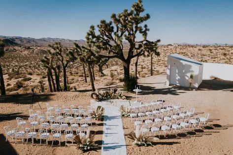 Joshua Tree Wedding Ceremony, Cream Wedding Theme, Desert Wedding Decor, Desert Wedding Ideas, Tree Wedding Ceremony, Joshua Tree Airbnb, Earth Tone Wedding, Wedding Wishlist, Airbnb Wedding