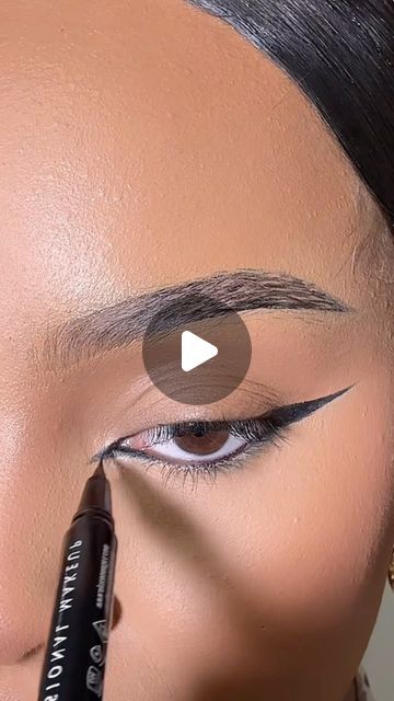 Lily on Instagram: "here’s the highly requested eyeliner tutorial! Hope you find it helpful! 🫶🏽✨
.
.
.
.
.
.
.
.
.
.
.
#fyp #eyelinertutorial #eyeliner #makeup #makeuptutorial #glam" How To Apply Eye Pencil, Eyeliner Styles Tutorials, How To Apply Liquid Eyeliner, Fox Eyeliner Tutorial, Liquid Eyeliner Looks, Eye Liner Designs Eyeliner Styles, Fox Eye Makeup Tutorial, Feline Eyeliner, Pencil Eyeliner Tutorial