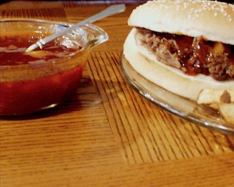 North Carolina Barbecue Sandwich Sauce. Photo by Marsha D. Nc Bbq Sauce, Onion Buns, Sandwich Sauce, Carolina Barbecue, Nc Bbq, North Carolina Food, Barbecue Sauce Recipe, Carolina Bbq Sauce, Barbecue Sandwiches