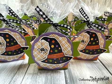 Gathering Inkspiration: Bewitching Halloween Treat Idea Stampin Up Tootsie Pop Holder, Treat Boxes Diy, Halloween Treat Holders, Cute Treats, Fun Halloween Treats, Stamping Crafts, Halloween Treat Boxes, Halloween Treats For Kids, Halloween Paper Crafts