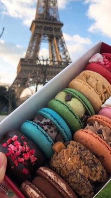 Paris Macaroons, Laduree Macarons, Sweet Lunch, Friends Dinner, Baby Announcement Pictures, Happy Family, Macaroons, Wordpress Blog, Nutella