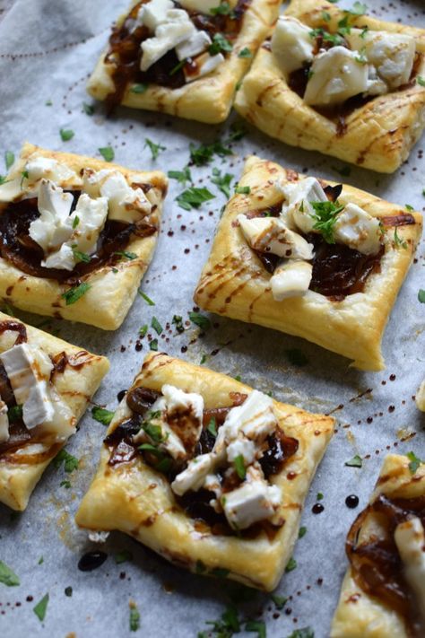 Caramelized Onion & Goat Cheese Tarts Onion And Goat Cheese Tart, Goat Cheese Tarts, Goat Cheese Tart, Onion Tart, Cheese Puff Pastry, Goat Cheese Recipes, Elegant Appetizers, Cheese Tarts, Cheese Bites