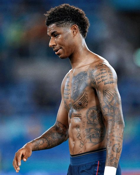 Football on Instagram: “"My penalty was not good enough. It should have gone in but I will never apologise for who I am or where I came from."” Marcus Rashford Tattoo, Athlete Tattoos, Perspective Tattoos, Soccer Tattoos, Black Men Tattoos, Tattoo Quotes For Men, Ear Tattoo Ideas, England National Team, Neymar Football