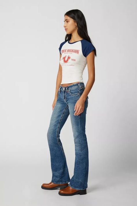 Low-Rise Flare Jean Lowrise Jeans Outfits, Low Rise Jeans Outfit 2000s, True Religion Jeans Outfit, Low Rise Pants Outfit, Low Rise Flare Jeans Outfit, Low Rise Jeans Outfit, Flare Jeans Outfit, Attractive Clothing, Outfit Inso