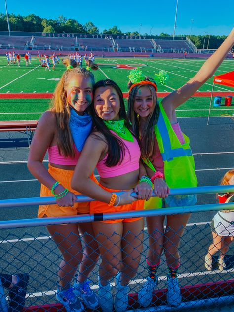 Neon School Theme Outfit, Neon Color Outfits Party, Outfits For A Neon Party, Neon Homecoming Theme Outfits, Glow Halloween Costume, Glow Out Football Game Outfits, Glow Football Game Theme, Fluro Party Outfit, Neon Ideas Outfits