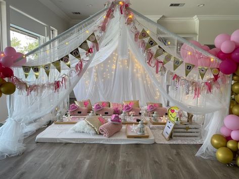 One Big Sleepover Tent, Slumber Party Tents Indoor Camping, Tent Fort Sleepover, Bday Tent Ideas, Slumber Party Canopy, Slumber Party Pallet, Glamping Birthday Party Tents Diy, Canopy Sleepover Tent, Pretend Sleepover Birthday Party