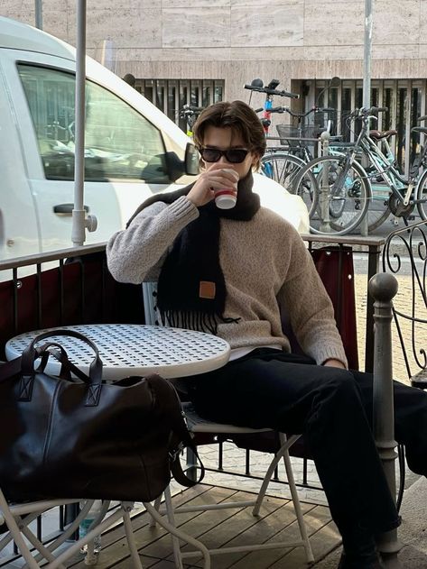 French Man Aesthetic, Men Parisian Style, Men’s Paris Fashion, French Outfit Men, French Men Aesthetic, French Mens Fashion, French Fashion Men, Leo Ashton, French Boy