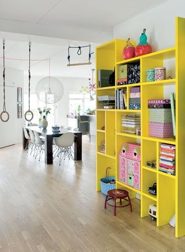 Studio Apartment Design, Yellow Kitchen, Book Shelf, Apartment Design, Home Fashion, Kitchen Interior, In The Middle, Interior Inspiration, House Colors