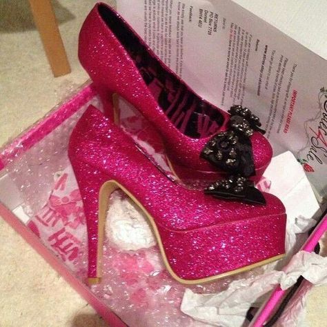 Y2k Heels, Mcbling Fashion, Bling Heels, Without Warning, Stunning Shoes, Deviant Art, Cute Heels, Swag Shoes, Pink Heels