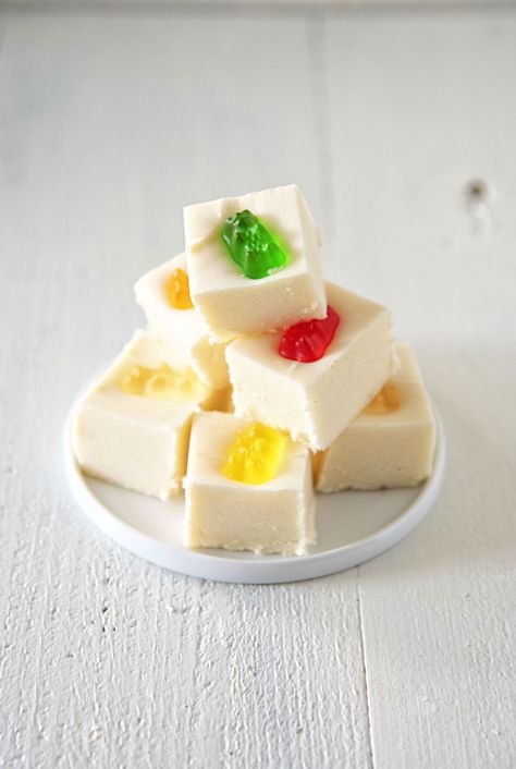 Gummy Bear Fudge Diplomat Cream, Gourmet Fudge, Fudge Flavors, Apple Dessert Recipes, Whats For Lunch, Holiday Recipes Christmas, Pastry Cream, Chocolate Glaze, Homemade Candies