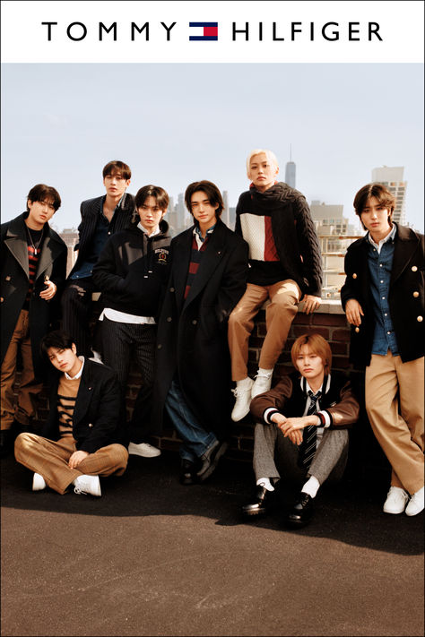 Taking NYC, and the world, by storm, The Stray Kids reach new heights in fresh fall looks. Boyfriend Jokes, Relationship Humor, Cute Guy Pics, Fall Camping, Group Photography, Group Pictures, Savage Kids, Men's Korean Style, Latest Mens Fashion