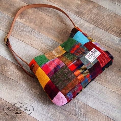 Crazy Patchwork, Diy Bags Purses, Lv Bags, Patchwork Bags, Bags Tutorial, Harris Tweed, Fabric Bags, Tote Bag Leather, Quilted Bag