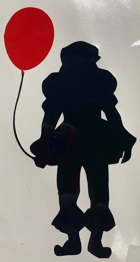 Horror Movie Silhouettes, Pennywise Silhouette, Pennywise Party, Clown Dancing, Horror Silhouette, Scary Silhouettes, Pennywise Drawing, Halloween Doors, Acrylic Projects