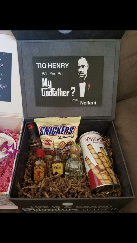 Godfather Godfather Proposal Ideas Funny, Quince Padrinos Gifts, Asking To Be Godparents Ideas, Godfather Proposal Ideas, Padrino Proposal, Asking Godparents, Godparent Request Ideas, Godparent Request, Godfather Proposal