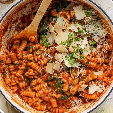 One-Pot Pasta Alla Vodka Pasta Trader Joes, Bruschetta Appetizer, Pasta Alla Vodka, Vodka Sauce Pasta, Low Carb Meats, Vodka Pasta, Salmon And Shrimp, Alla Vodka, Rigatoni Pasta