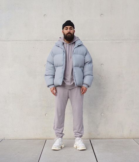 Buffer Jacket Outfit, White Puffer Outfit, Puffer Jacket Street Style, Hip Hop Outfits Men, Buffer Jacket, Black Puffer Jacket Outfit, Puffer Jacket Outfit Men, Puffer Coat Outfit, Men Aesthetic Outfits