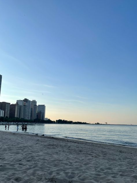 Chicago beach sunset over beache Beach Chicago, Chicago Beach, Pretty Pins, Aesthetic Beach, Beach Aesthetic, Beach Sunset, Summer Vibes, Chicago, Collage