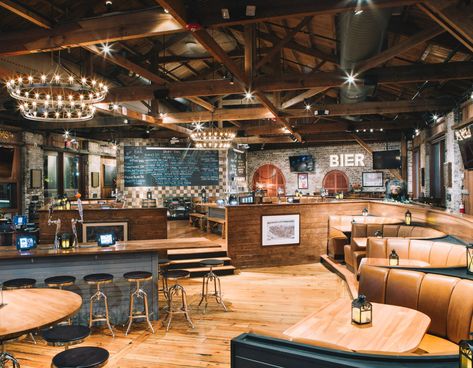 Sports Restaurant, Warehouse Bar, Sport Bar Design, Sports Bar Decor, Golf Bar, Brewery Ideas, Sports Lounge, Brewery Design, Sport Bar