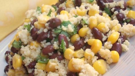 Toasted garlic, jalapeno peppers, and fresh lime juice liven up this Mexican version of couscous salad. Mayan Recipes, Mexican Veggies, Fajita Side Dishes, Quinoa Recipes Easy, Caribbean Life, Couscous Recipe, Black Bean Recipes, Popular Side Dishes, Jalapeno Peppers