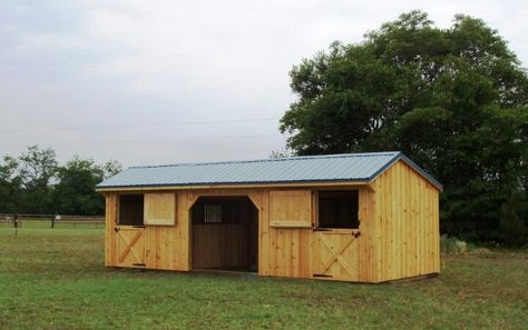 Two stall bard with center aisle. Like it a lot Small Horse Barns, Horse Shed, Barn Layout, Diy Horse Barn, Small Barns, Horse Shelter, Goat Barn, Dream Horse Barns, Horse Barn Plans