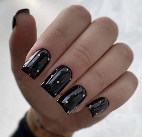 Summer nails 2023 Color Trends | Summer Nails Beach | Summer Nails Trendy Short Square Nails Design Ideas 2024, Trendy Nail Designs Unique, Square Nail Inspiration, Black Square Nails, Black Nails Trendy, Short Nails Square, Square Nails Design, Short Square Nail, Rock Nails